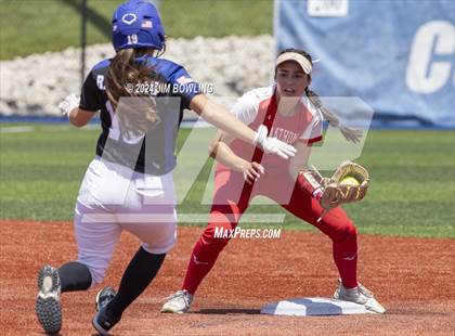 Thumbnail 3 in St. Anthony vs. Auburn (IHSA 2A Super-Sectional) photogallery.