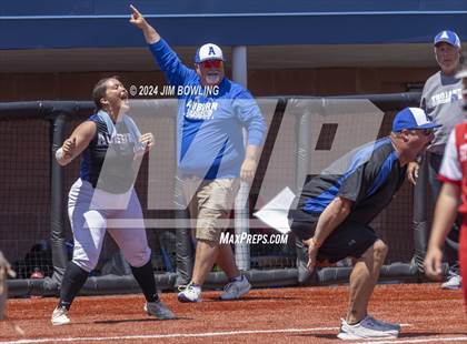 Thumbnail 2 in St. Anthony vs. Auburn (IHSA 2A Super-Sectional) photogallery.
