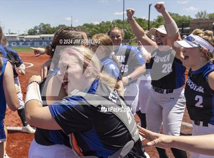 Thumbnail 1 in St. Anthony vs. Auburn (IHSA 2A Super-Sectional) photogallery.