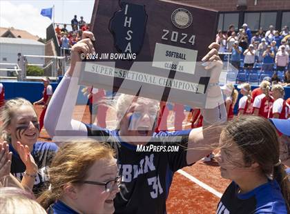 Thumbnail 2 in St. Anthony vs. Auburn (IHSA 2A Super-Sectional) photogallery.