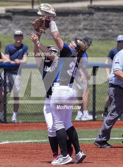 Thumbnail 1 in St. Anthony vs. Auburn (IHSA 2A Super-Sectional) photogallery.