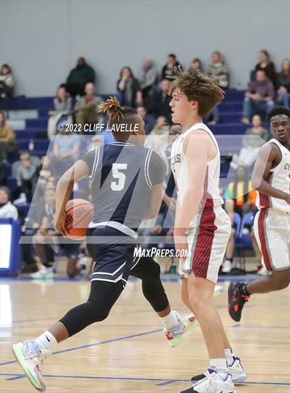 Thumbnail 1 in Colleton County vs Porter Gaud (Lowcountry Roundball Classic) photogallery.