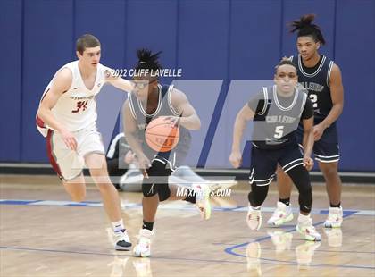 Thumbnail 1 in Colleton County vs Porter Gaud (Lowcountry Roundball Classic) photogallery.