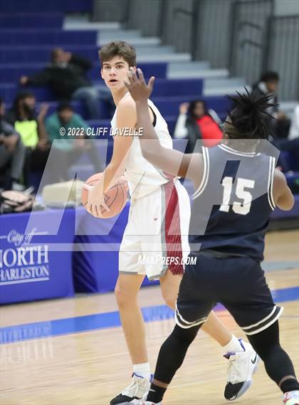 Thumbnail 3 in Colleton County vs Porter Gaud (Lowcountry Roundball Classic) photogallery.