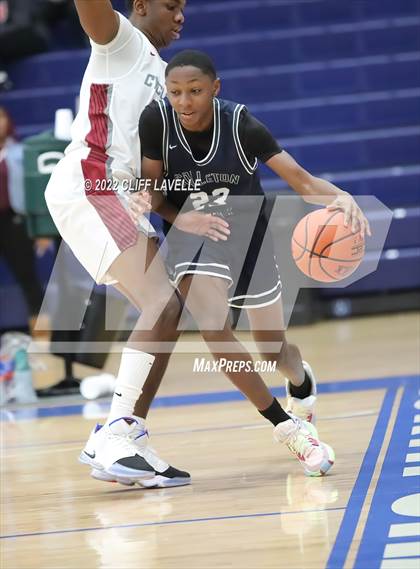 Thumbnail 2 in Colleton County vs Porter Gaud (Lowcountry Roundball Classic) photogallery.