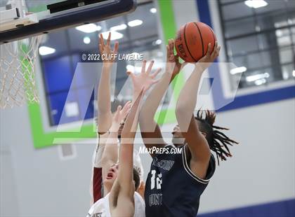 Thumbnail 3 in Colleton County vs Porter Gaud (Lowcountry Roundball Classic) photogallery.