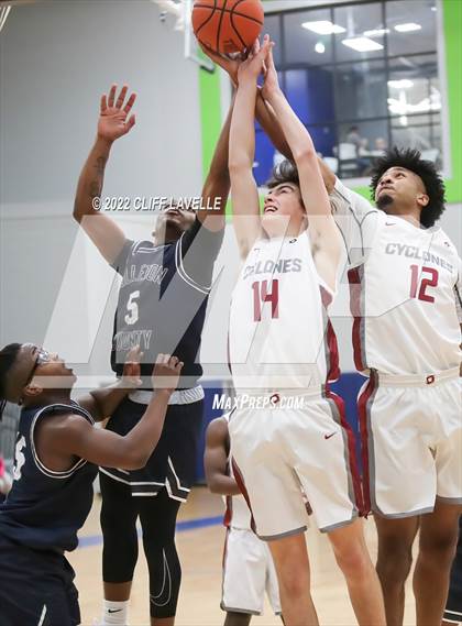 Thumbnail 3 in Colleton County vs Porter Gaud (Lowcountry Roundball Classic) photogallery.