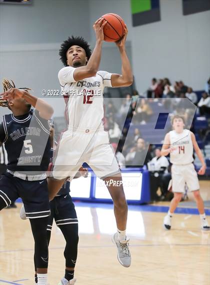 Thumbnail 2 in Colleton County vs Porter Gaud (Lowcountry Roundball Classic) photogallery.