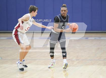 Thumbnail 3 in Colleton County vs Porter Gaud (Lowcountry Roundball Classic) photogallery.