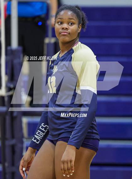 Thumbnail 3 in Pine Crest vs. North Broward Prep photogallery.