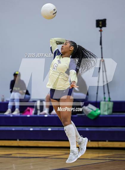 Thumbnail 1 in Pine Crest vs. North Broward Prep photogallery.