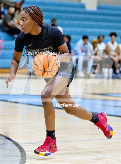 Thumbnail 2 in Hale County vs Bryant (Jaguar Thanksgiving Jam) photogallery.