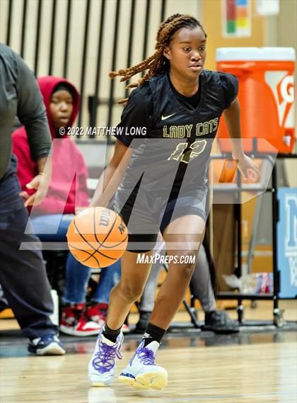 Thumbnail 3 in Hale County vs Bryant (Jaguar Thanksgiving Jam) photogallery.