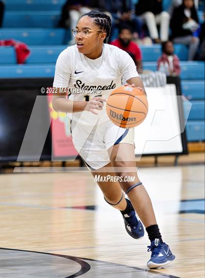 Thumbnail 3 in Hale County vs Bryant (Jaguar Thanksgiving Jam) photogallery.