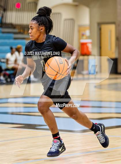 Thumbnail 2 in Hale County vs Bryant (Jaguar Thanksgiving Jam) photogallery.