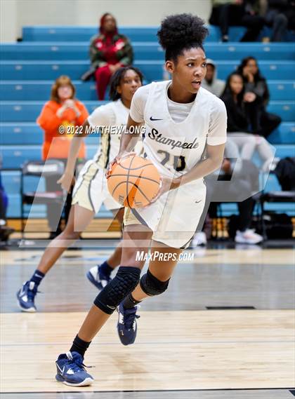 Thumbnail 3 in Hale County vs Bryant (Jaguar Thanksgiving Jam) photogallery.