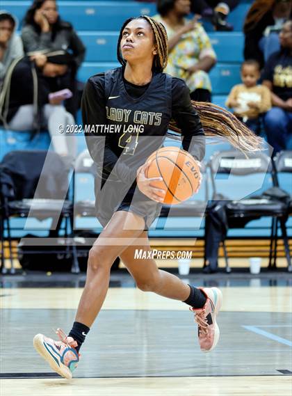 Thumbnail 1 in Hale County vs Bryant (Jaguar Thanksgiving Jam) photogallery.