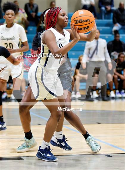 Thumbnail 2 in Hale County vs Bryant (Jaguar Thanksgiving Jam) photogallery.