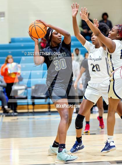 Thumbnail 3 in Hale County vs Bryant (Jaguar Thanksgiving Jam) photogallery.