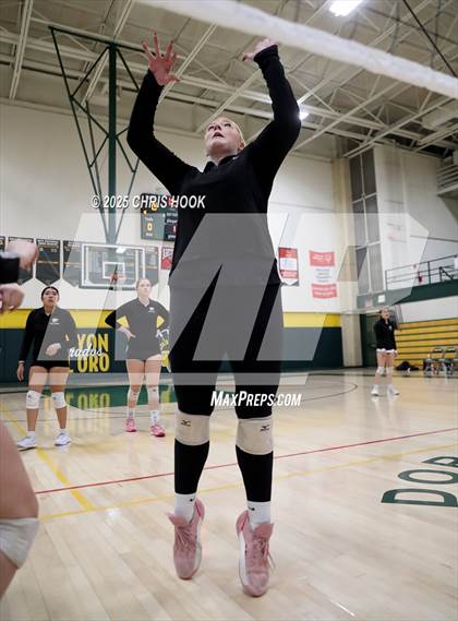 Thumbnail 3 in Mountain View vs Canyon del Oro (5A Conference Play-In) photogallery.