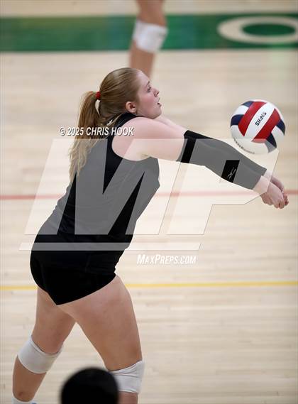 Thumbnail 1 in Mountain View vs Canyon del Oro (5A Conference Play-In) photogallery.