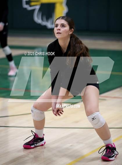 Thumbnail 2 in Mountain View vs Canyon del Oro (5A Conference Play-In) photogallery.