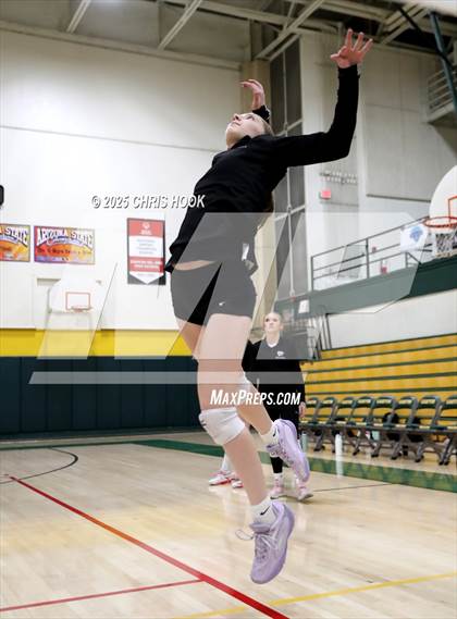 Thumbnail 2 in Mountain View vs Canyon del Oro (5A Conference Play-In) photogallery.