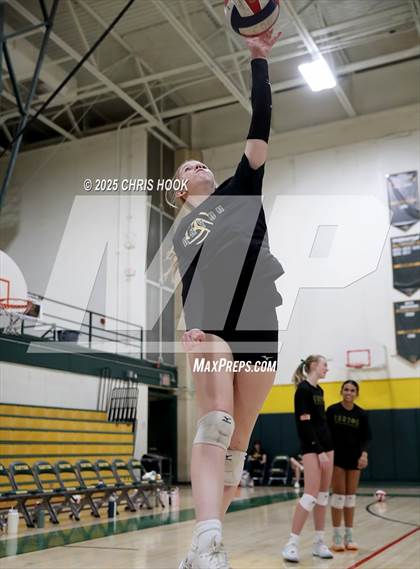 Thumbnail 2 in Mountain View vs Canyon del Oro (5A Conference Play-In) photogallery.