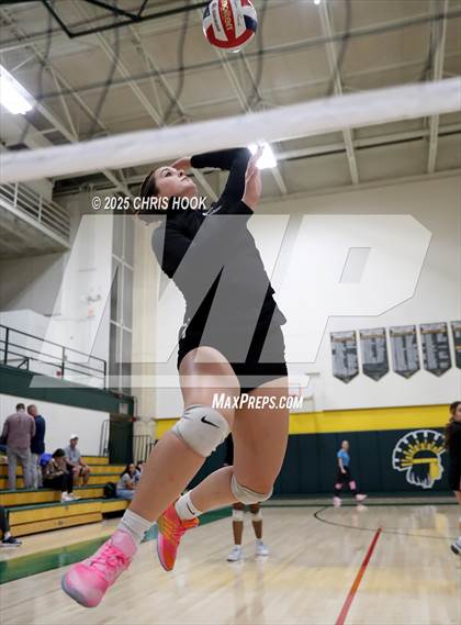 Thumbnail 1 in Mountain View vs Canyon del Oro (5A Conference Play-In) photogallery.