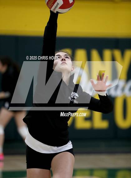 Thumbnail 1 in Mountain View vs Canyon del Oro (AIA 5A Conference Play-In) photogallery.
