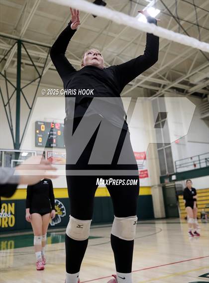 Thumbnail 3 in Mountain View vs Canyon del Oro (AIA 5A Conference Play-In) photogallery.