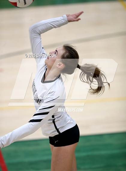 Thumbnail 3 in Mountain View vs Canyon del Oro (5A Conference Play-In) photogallery.