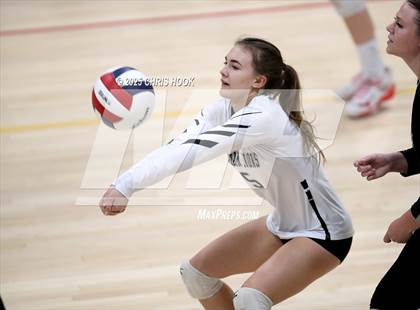 Thumbnail 1 in Mountain View vs Canyon del Oro (5A Conference Play-In) photogallery.