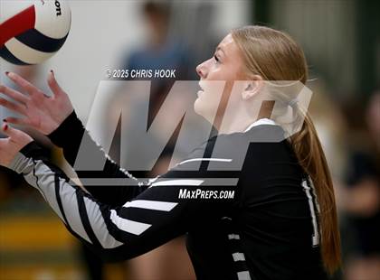 Thumbnail 2 in Mountain View vs Canyon del Oro (5A Conference Play-In) photogallery.