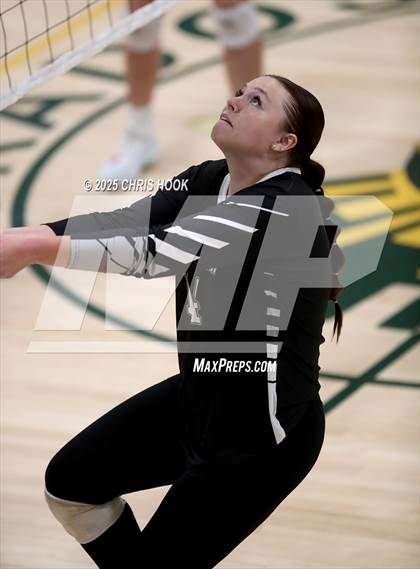 Thumbnail 3 in Mountain View vs Canyon del Oro (5A Conference Play-In) photogallery.