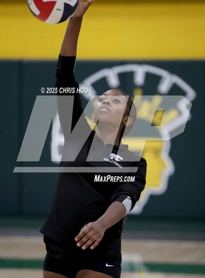 Thumbnail 2 in Mountain View vs Canyon del Oro (5A Conference Play-In) photogallery.