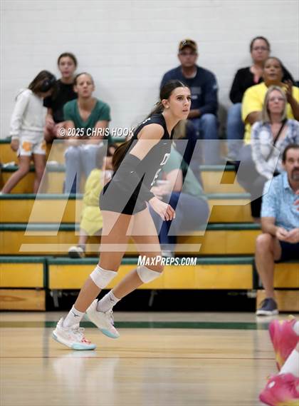 Thumbnail 2 in Mountain View vs Canyon del Oro (5A Conference Play-In) photogallery.