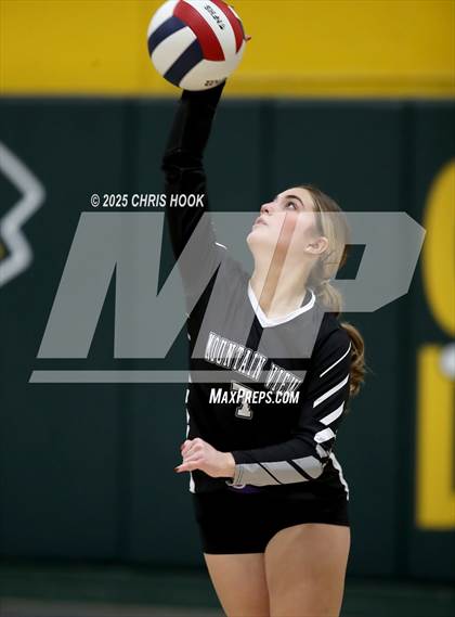 Thumbnail 2 in Mountain View vs Canyon del Oro (5A Conference Play-In) photogallery.