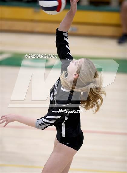 Thumbnail 2 in Mountain View vs Canyon del Oro (AIA 5A Conference Play-In) photogallery.