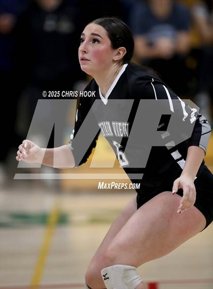 Thumbnail 2 in Mountain View vs Canyon del Oro (5A Conference Play-In) photogallery.