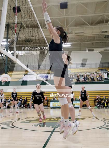 Thumbnail 3 in Mountain View vs Canyon del Oro (5A Conference Play-In) photogallery.