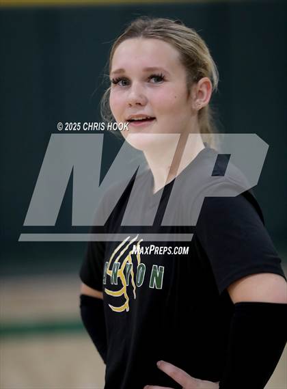 Thumbnail 2 in Mountain View vs Canyon del Oro (5A Conference Play-In) photogallery.