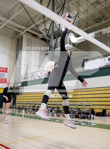 Thumbnail 1 in Mountain View vs Canyon del Oro (5A Conference Play-In) photogallery.