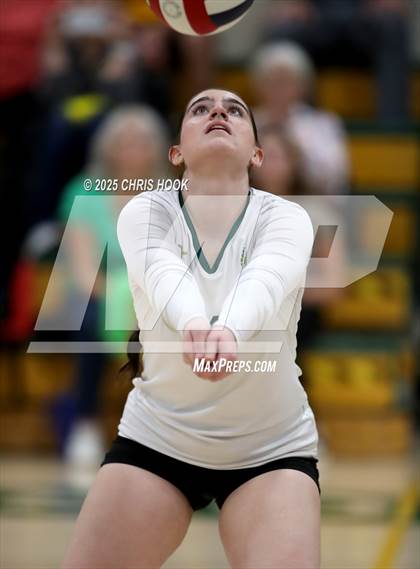 Thumbnail 3 in Mountain View vs Canyon del Oro (5A Conference Play-In) photogallery.