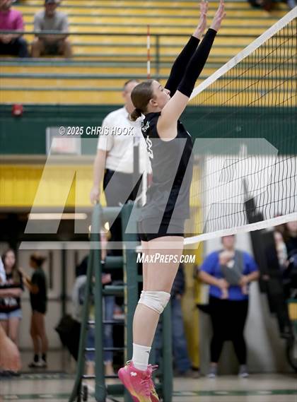 Thumbnail 3 in Mountain View vs Canyon del Oro (5A Conference Play-In) photogallery.