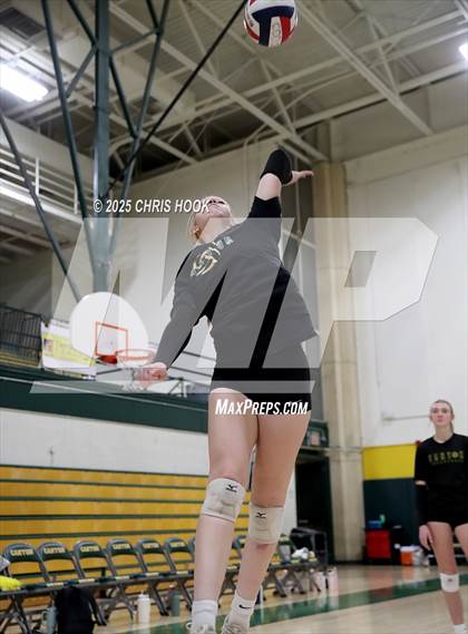 Thumbnail 1 in Mountain View vs Canyon del Oro (5A Conference Play-In) photogallery.