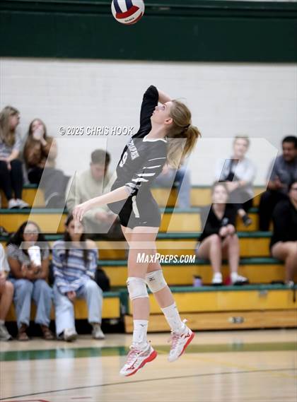 Thumbnail 2 in Mountain View vs Canyon del Oro (AIA 5A Conference Play-In) photogallery.