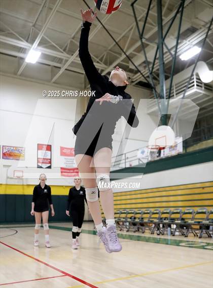 Thumbnail 3 in Mountain View vs Canyon del Oro (AIA 5A Conference Play-In) photogallery.