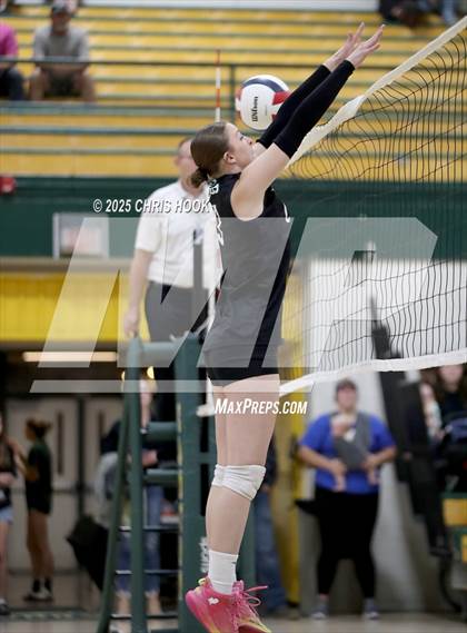 Thumbnail 1 in Mountain View vs Canyon del Oro (AIA 5A Conference Play-In) photogallery.