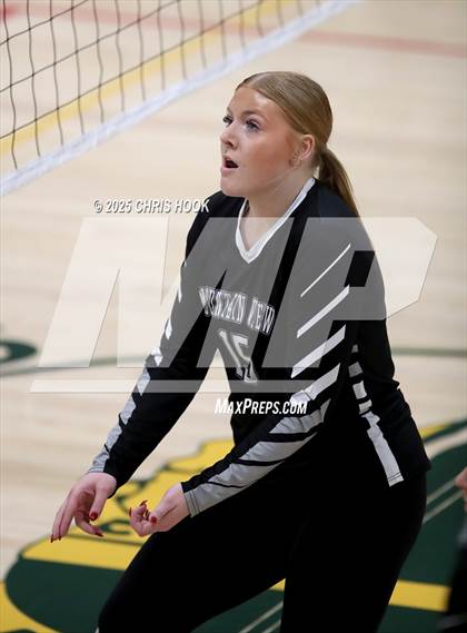 Thumbnail 3 in Mountain View vs Canyon del Oro (5A Conference Play-In) photogallery.